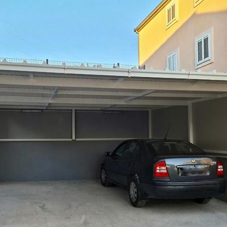 Apartman Nela Appartement Kaštel Sućurac Buitenkant foto