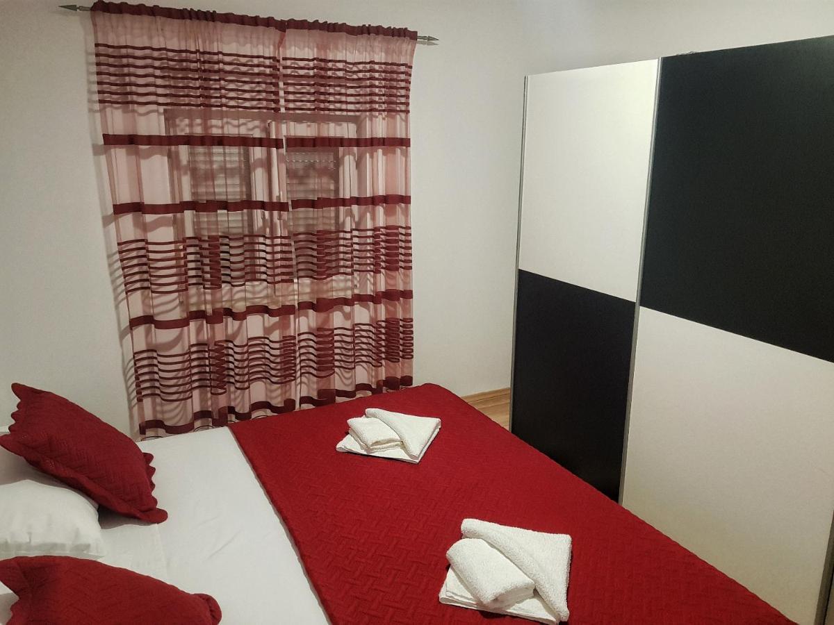 Apartman Nela Appartement Kaštel Sućurac Buitenkant foto
