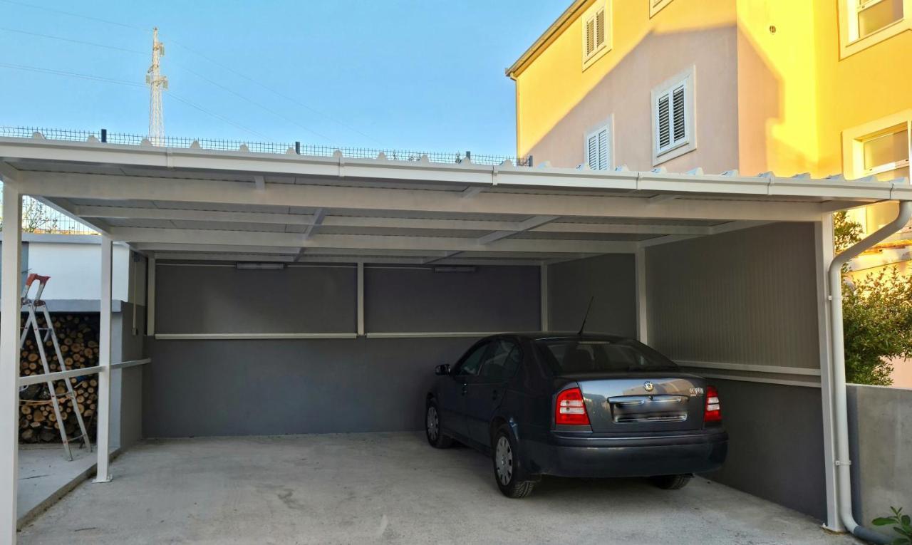 Apartman Nela Appartement Kaštel Sućurac Buitenkant foto
