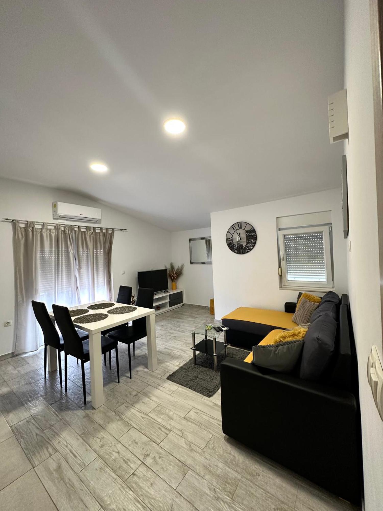 Apartman Nela Appartement Kaštel Sućurac Buitenkant foto
