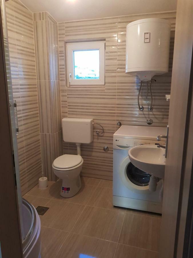 Apartman Nela Appartement Kaštel Sućurac Buitenkant foto